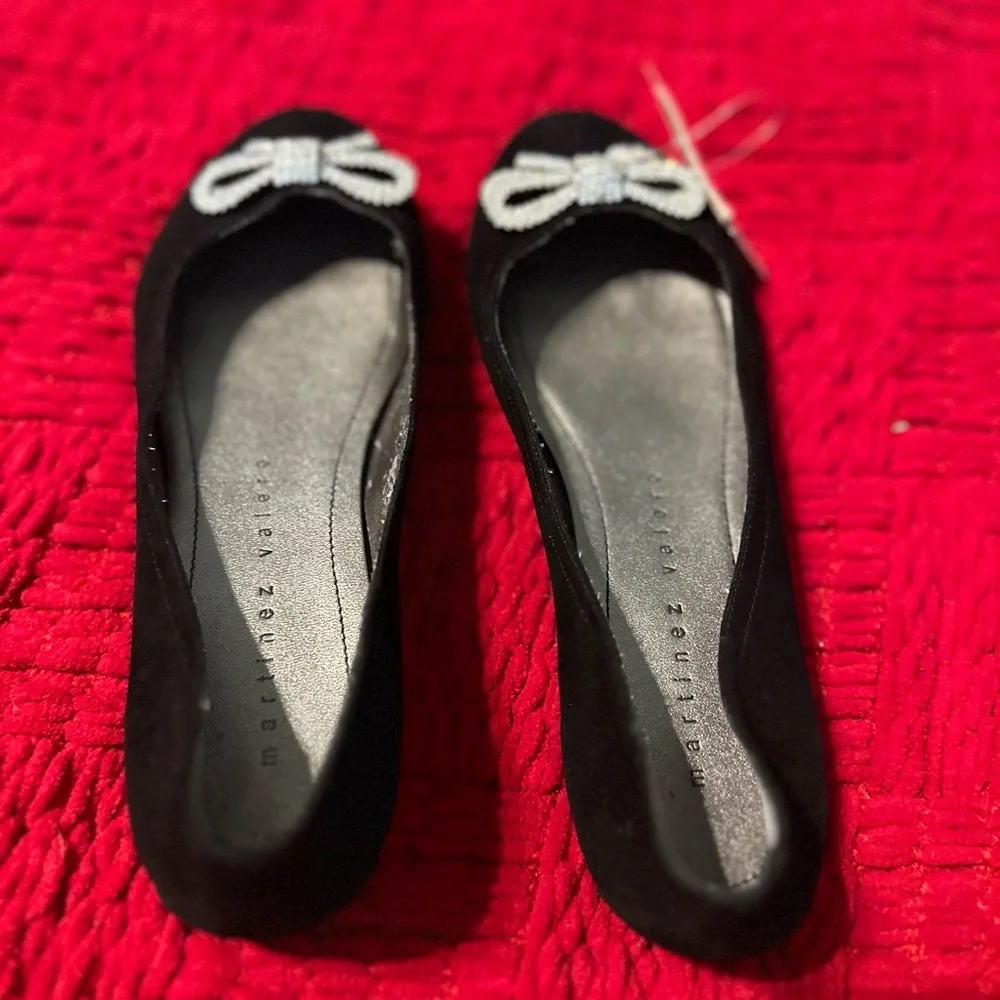 NWT Martinez Valero Black Suede Rhinestone Bow Gorgeous Ballet Flats 6.5 - Picture 10 of 11